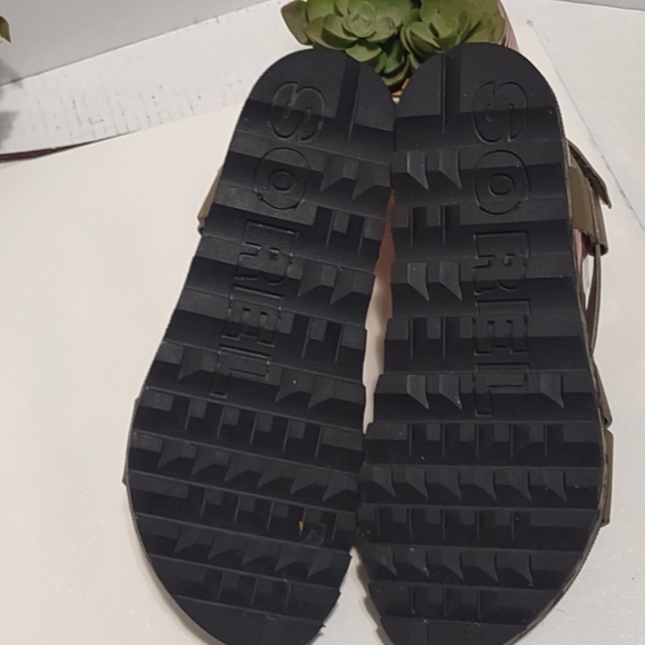 Sorel Olive Cross-Strap Sandals - Picture 2 of 4